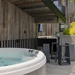 Going Triple A East Aparthotel