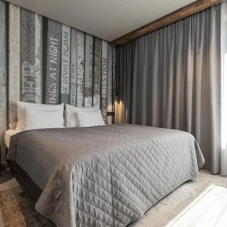 Going Triple A East Hotel apartamentowy *