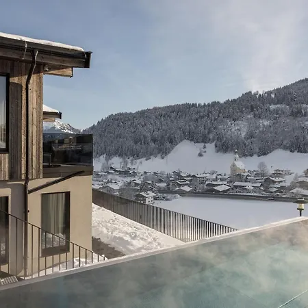 Hotel apartamentowy Going Triple A East 4*