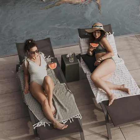 アパートホテル Going Triple A East 4*