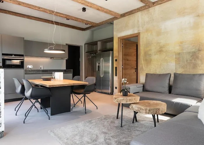 Going Triple A East Apartahotel 4*