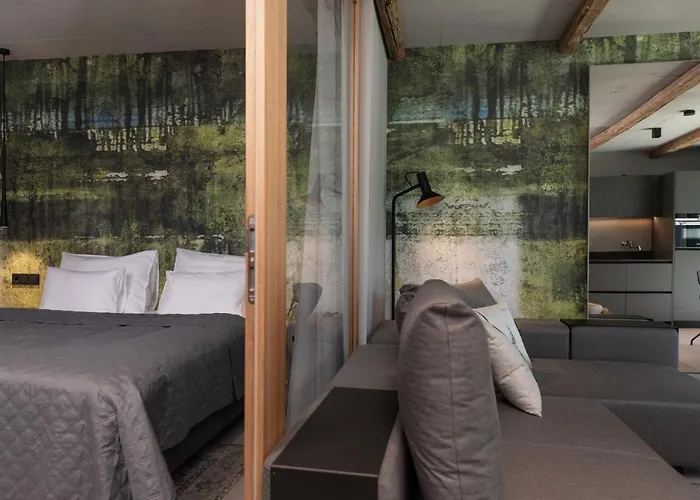 Going Triple A East Apartahotel 4*