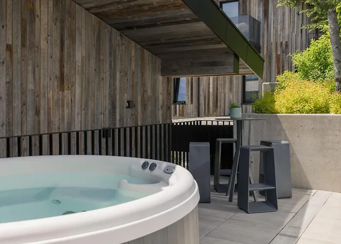 Going Triple A East Apartahotel