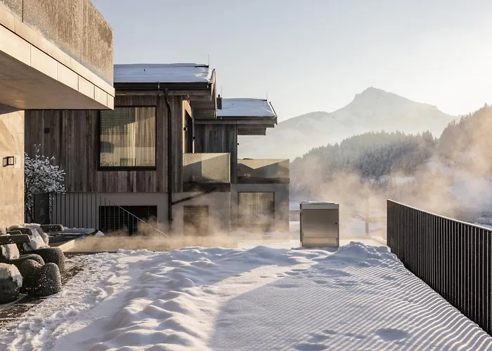 Going Triple A East Apartahotel 4*