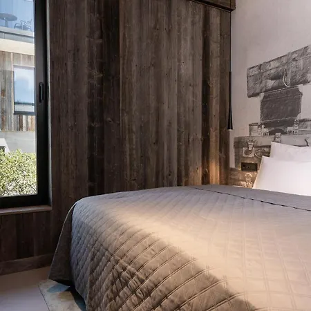 Going Triple A East Aparthotel