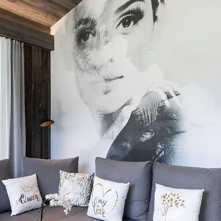 Going Triple A East Aparthotel 4*