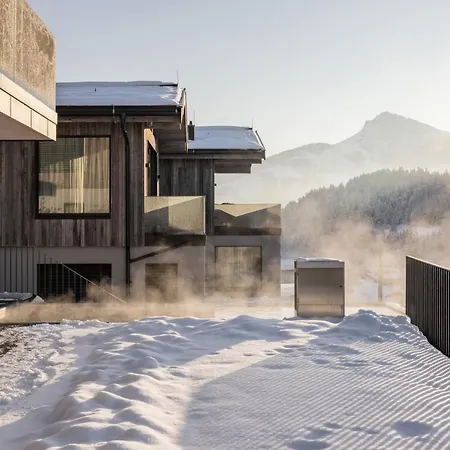 Going Triple A East Aparthotel 4*